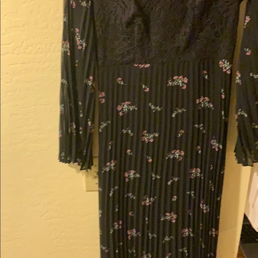 Dress - Picture 4 of 6